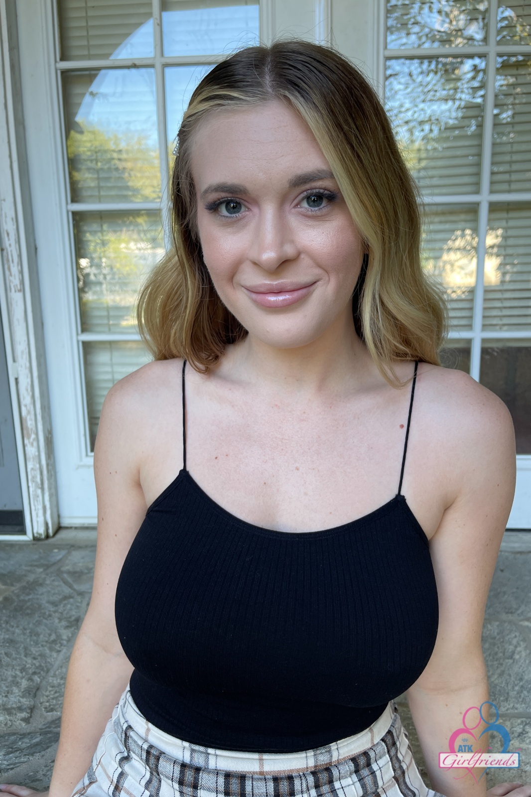 anna barry like naked busty girlfriend photo brian swing recommends naked busty girlfriend pic