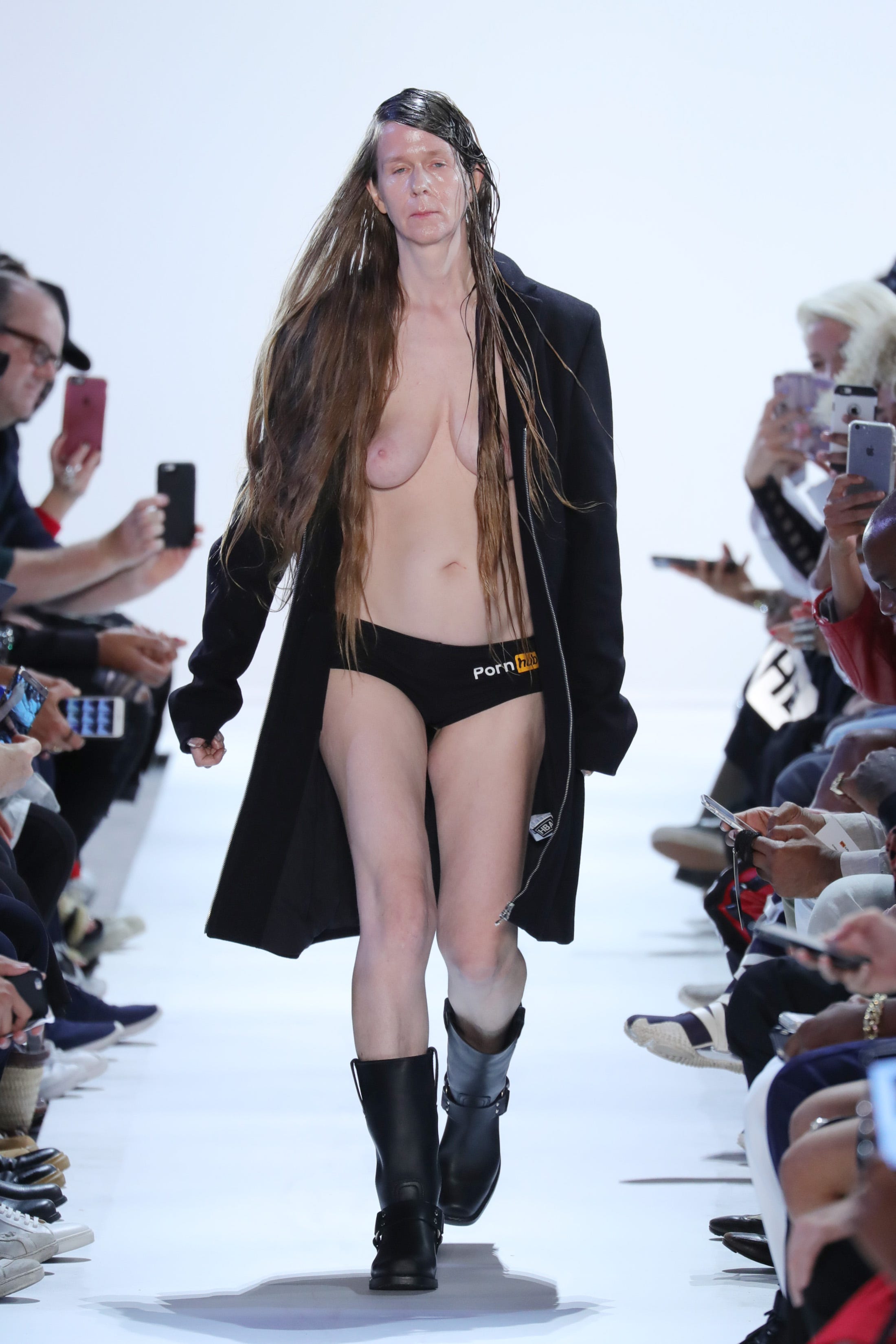 Top pics of anja samardzic's XXX archive chu alice add photo