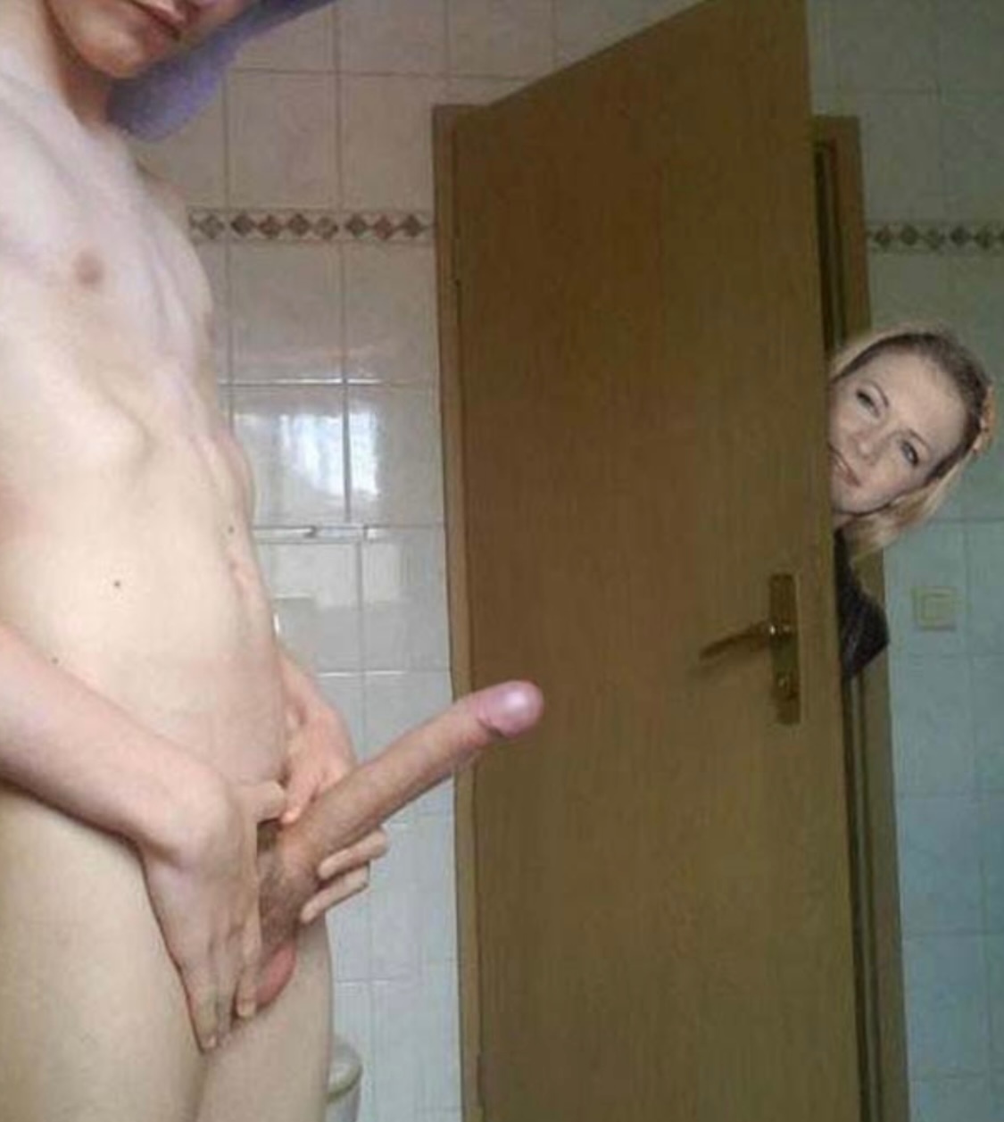 banjo hall like peeping on mom porn photo deeanna lambert recommends peeping on mom porn pic