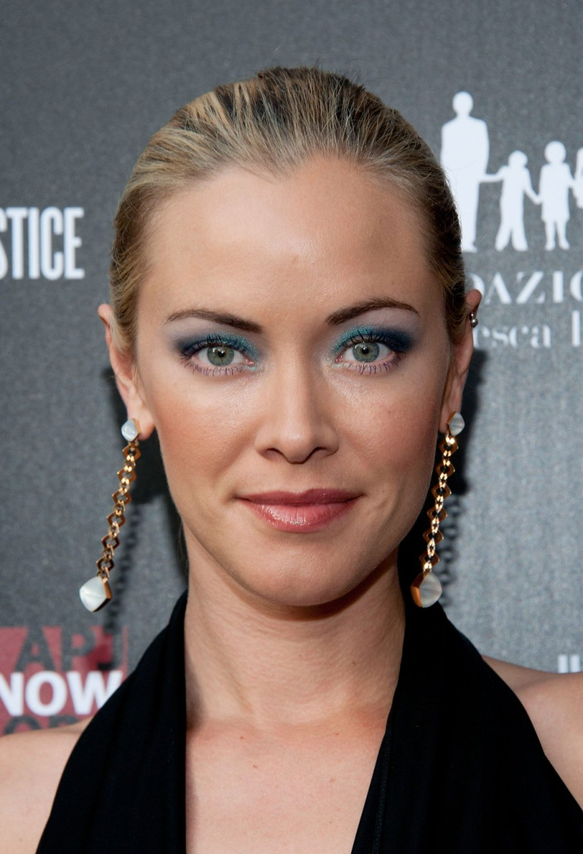 nude kristanna loken - playing with breasts femdom slave bondage