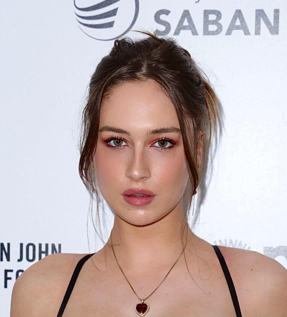 Sava schulz nude as supergirl Elsie Hewitt Instagram black girl