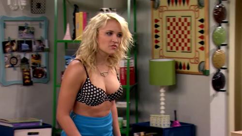 Panyhose footjob fucks squirts Emily Osment Ass busty kitten