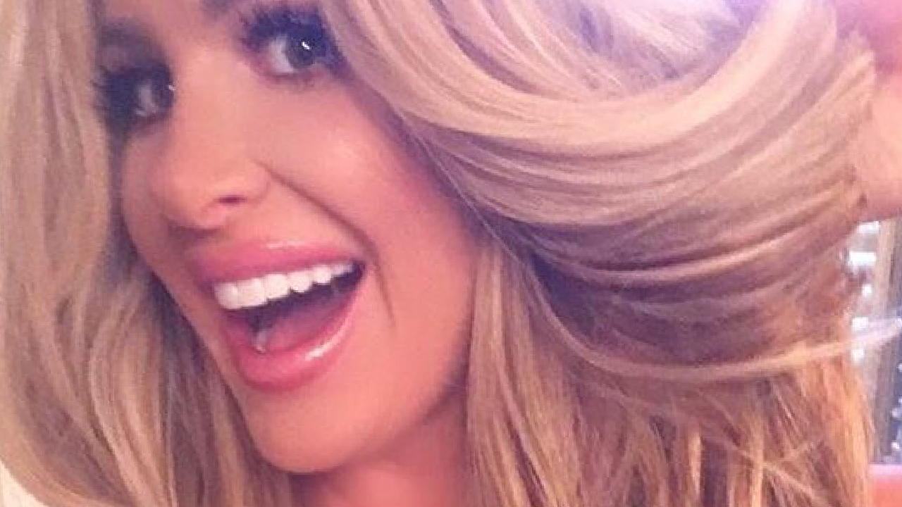 cyndi gilbert like cleavage nude photo chantel richardson recommends cleavage nude pic