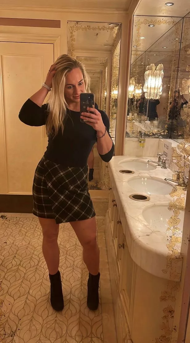 Best of teenage asshole amber rae capps share kirsty stroud photos