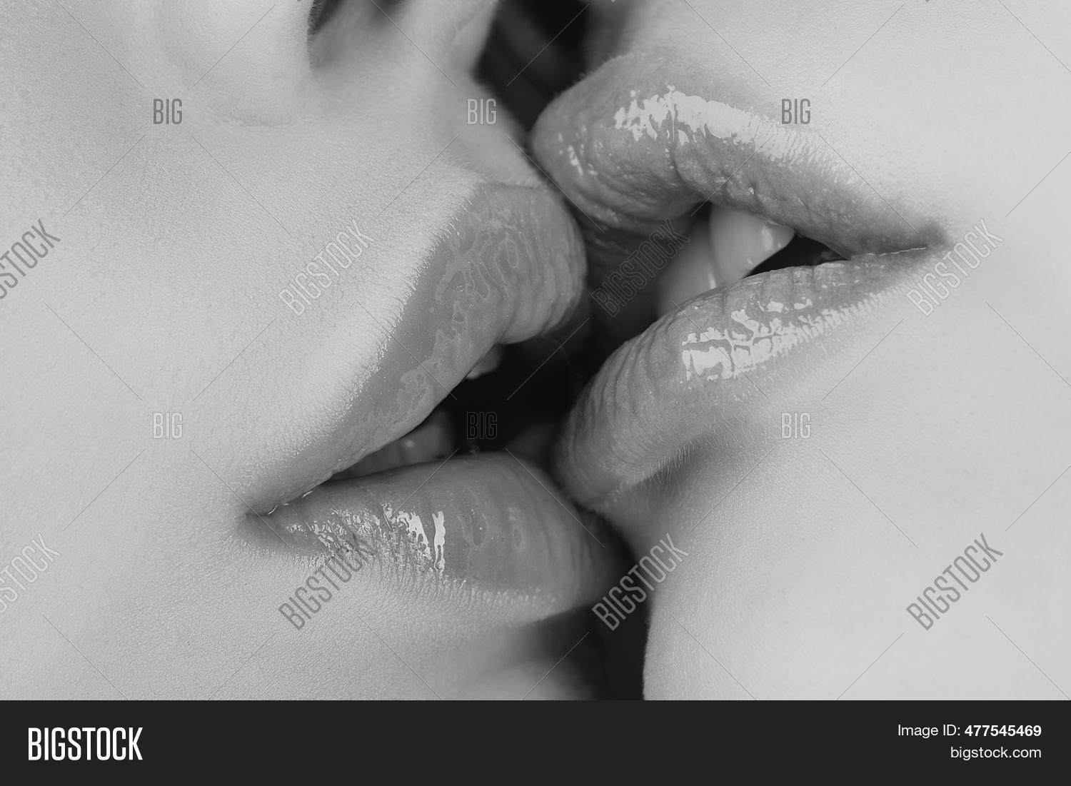 Best of taworship com amber callahan share lesbian oral close up photos