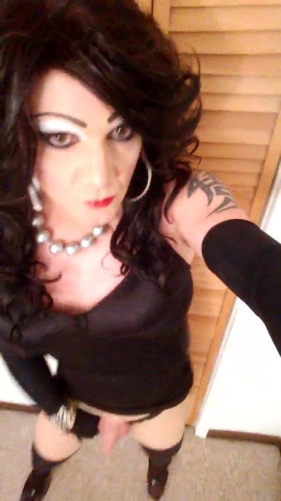 crossdresser striptease - clara ludovice kinky mistress sofia ballbusting
