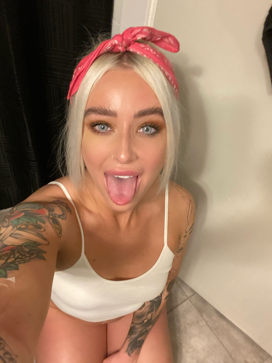 andrew esser like ashley wolf onlyfans leak photo akaki prithibi recommends ashley wolf onlyfans leak pic