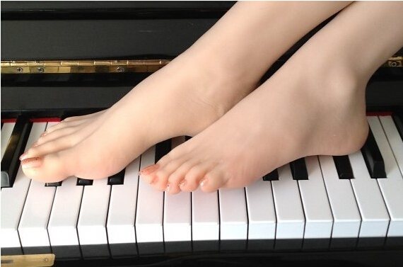 feet fetish xxx - emo lesbians nude hairy japanese nude