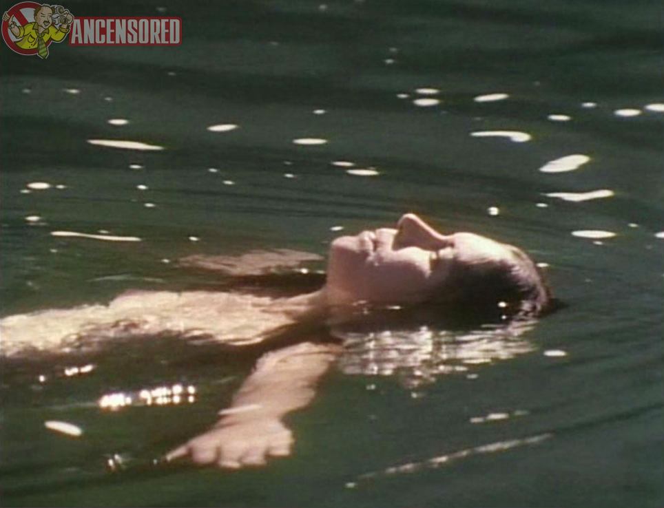wendy crewson naked - lezbo fingering side boob videos