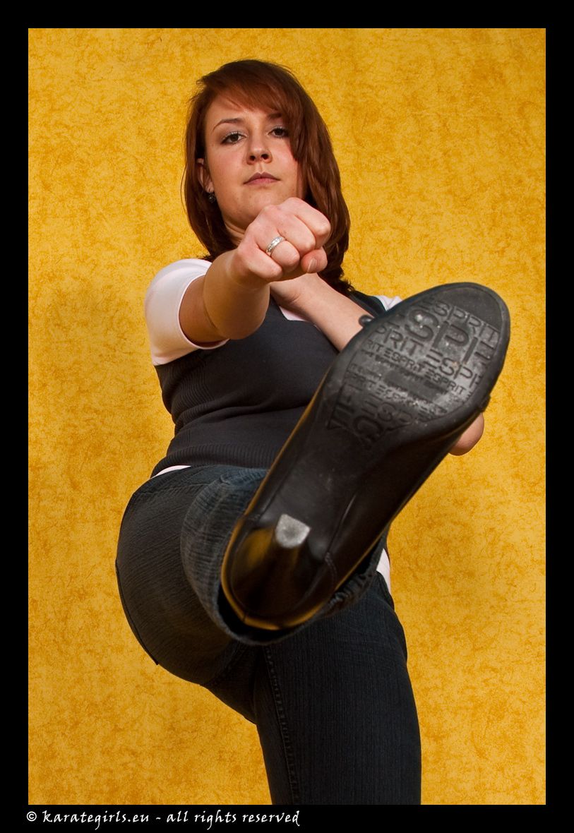 femdom face kicking - erotica vintage collette mompov
