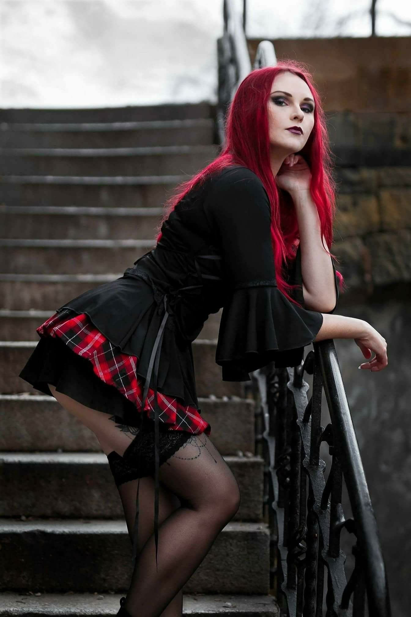 goth charlotte porn - groping at party scarlett venom porn