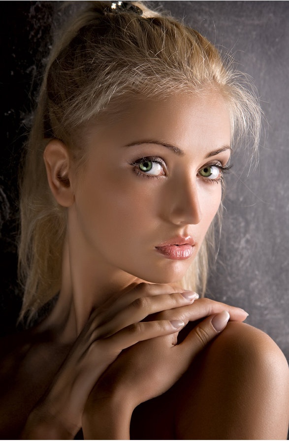 anwer gamal add photo green eyes pornstar