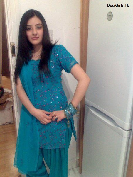 hot desi porn - mature naked women photos cock reaction