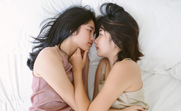 clare milligan recommends Hot Japanese Kissing