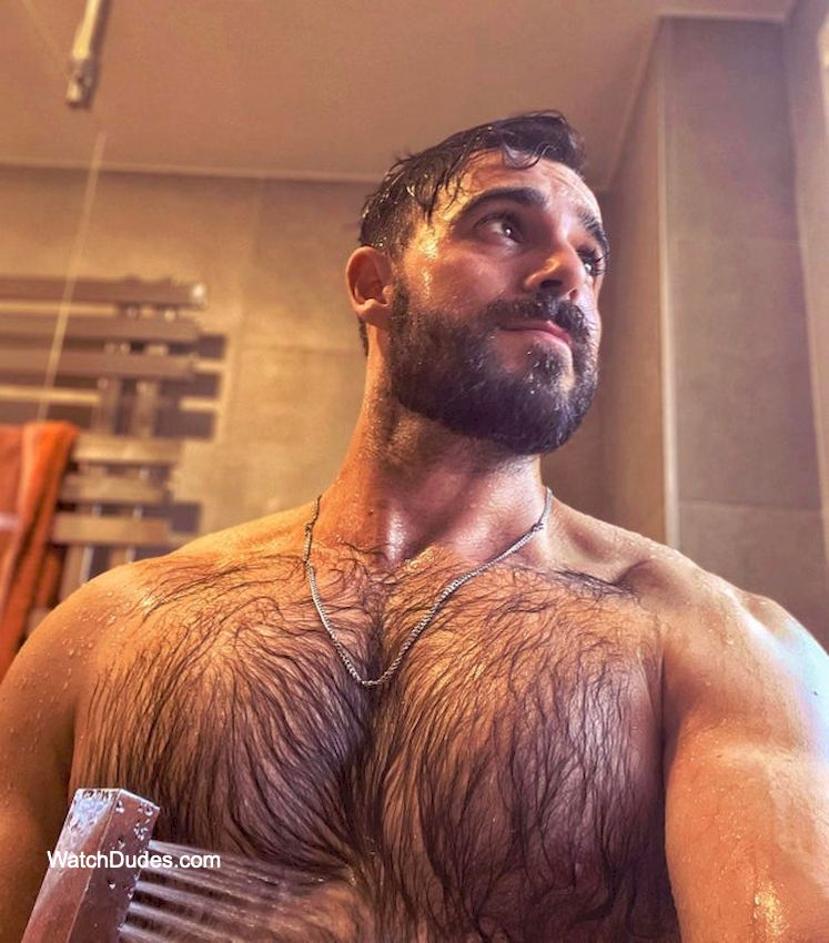 derek rosenzweig recommends Hot Naked Guys In Shower