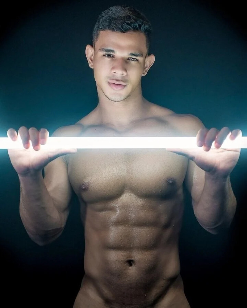 crystal l moore recommends Hot Naked Muscle Guys