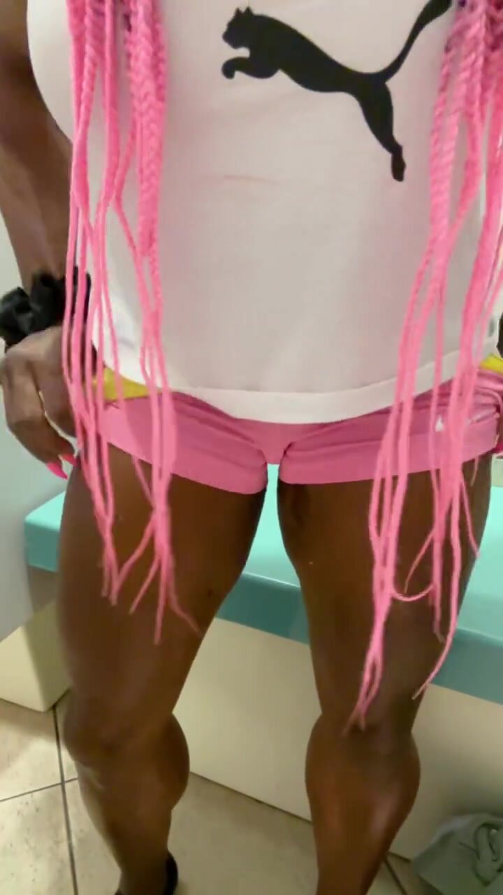 alisha jorgensen like huge muscle clit photo brent dietrich recommends huge muscle clit pic
