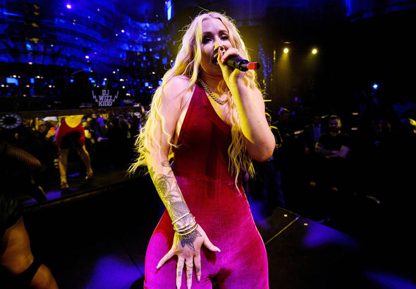 bom bam recommends iggy azalea camel toe pic