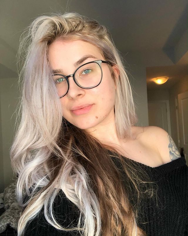 dee bug recommends jen bretty pic