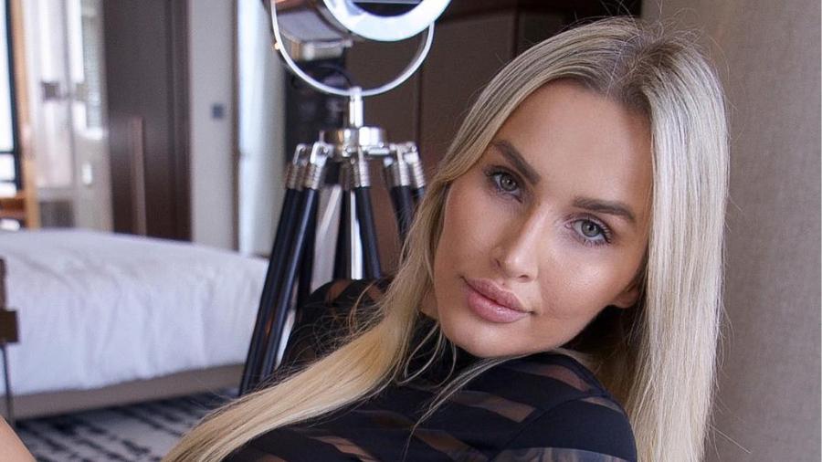 Larissa dee fetischanzeigen hessen Jill Hardener Leaked latinass selena