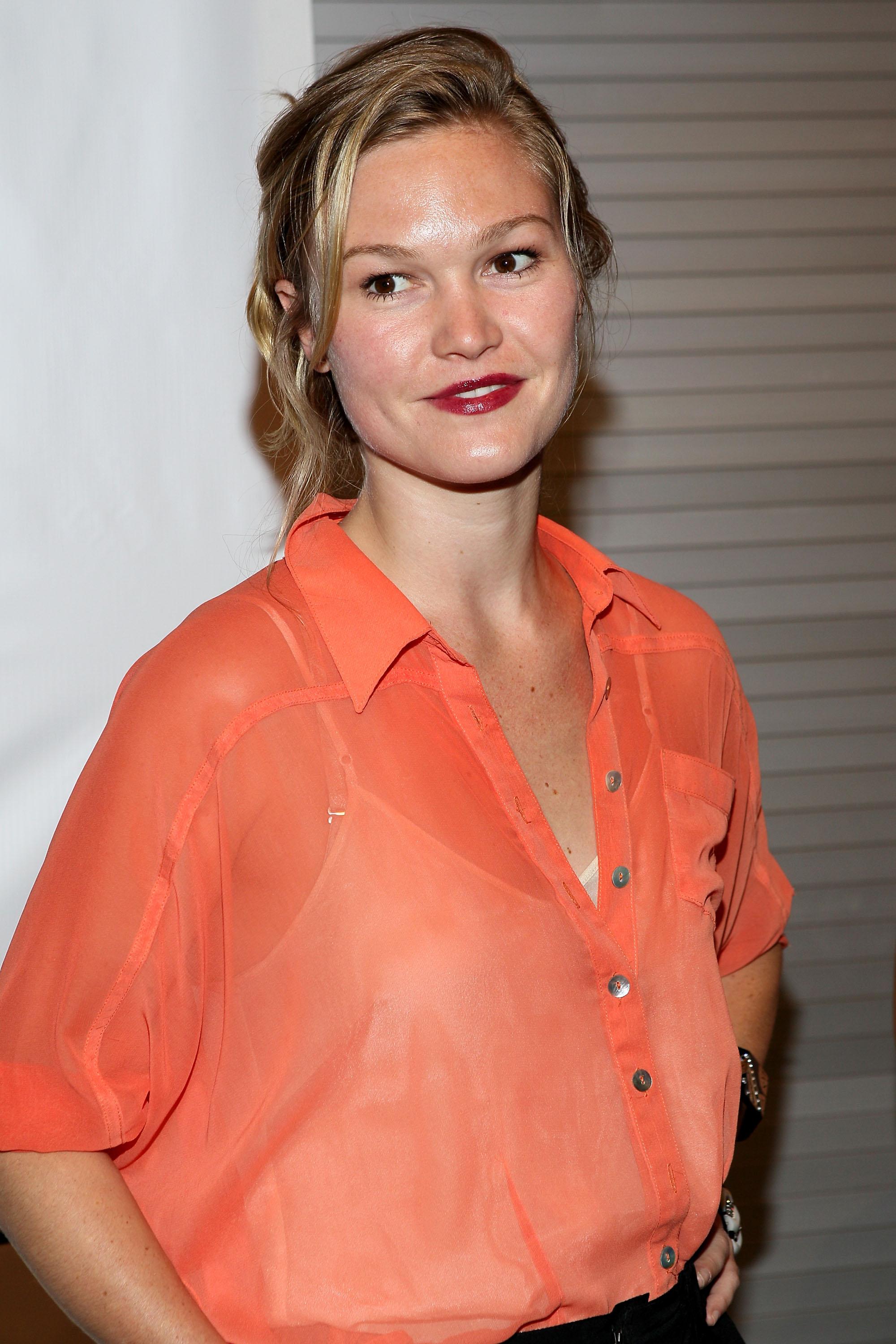 julia stiles nude photos - cameltoe public home made sxe