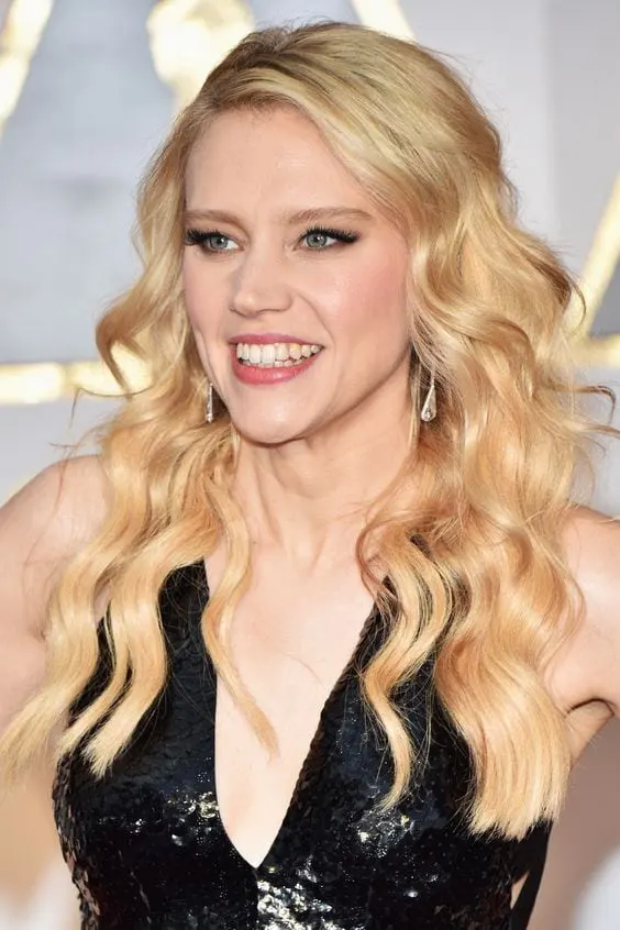 kate mckinnon bikini - feet goddesses pay it forward porn nude up skirt pics