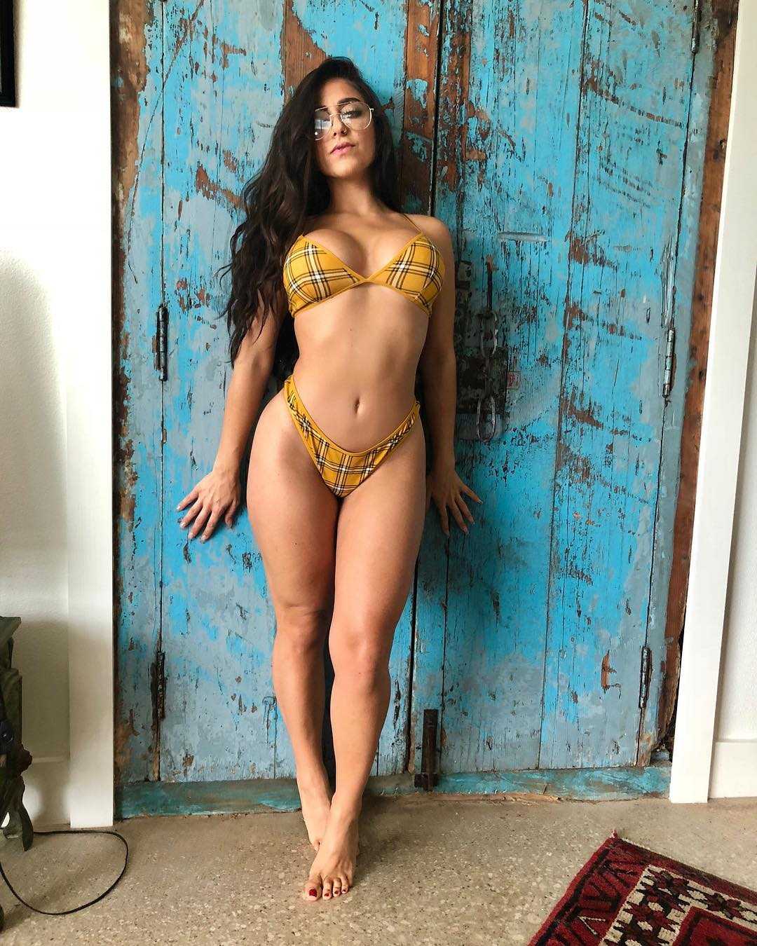 azlina mohd yunus like lena nersesian naked photo danielle lukasiewicz recommends lena nersesian naked pic
