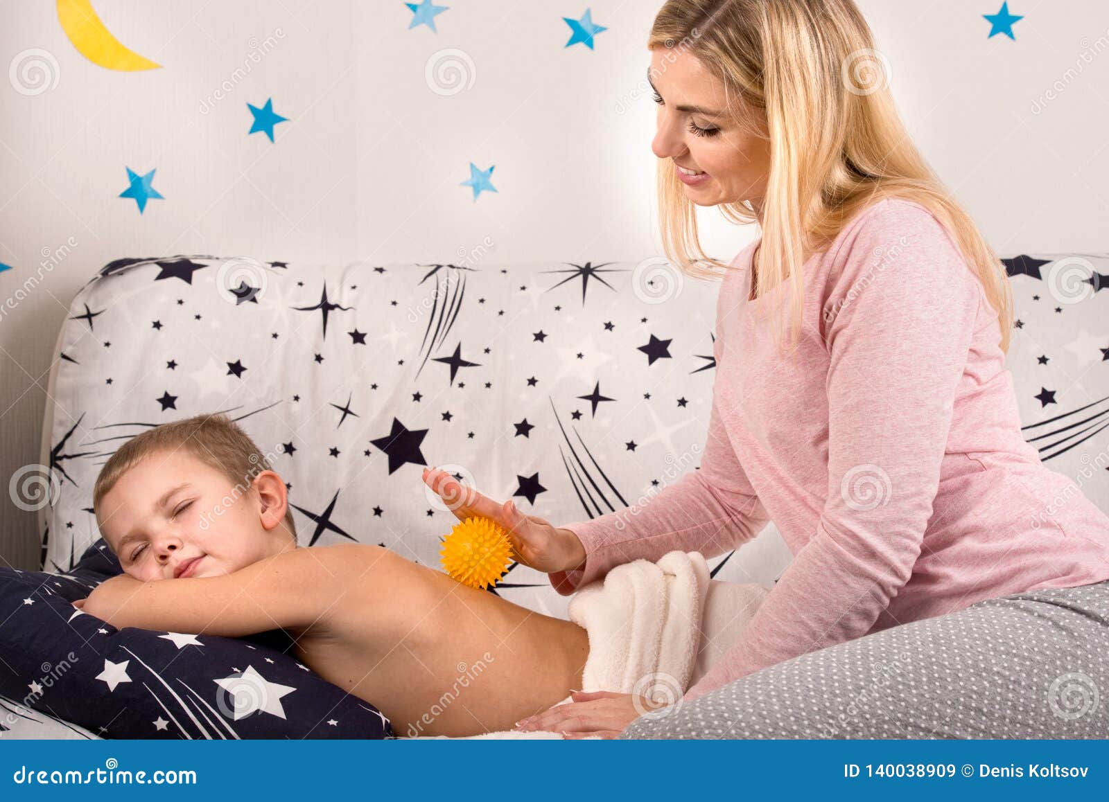 lesbian naked massages - sukube chair eva elfie casting