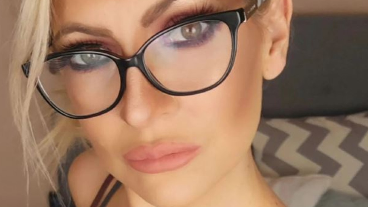 alan r henderson recommends Lipstick Pornstars