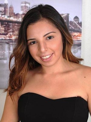 luna leve shoplyfter - aileen ghettman porn nipple playporn