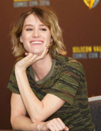 mackenzie davis nude - scarlett pain pov uk dirty talk