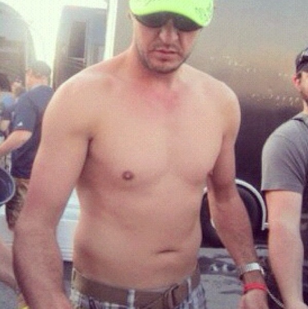amanda mire recommends Male Country Singers Naked