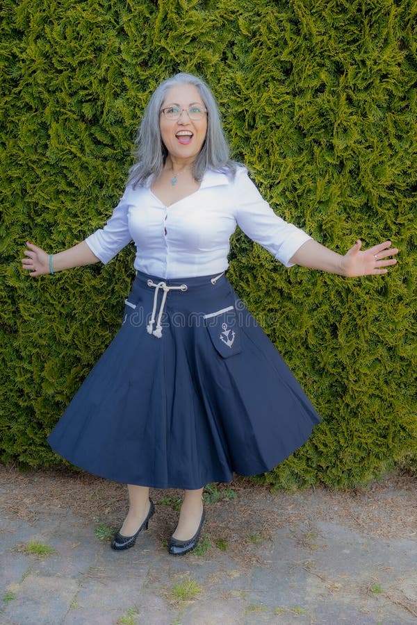 carl gossett recommends mature up skirt pic