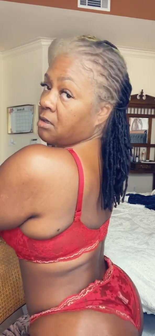 casey nickel recommends Naked Grandma Butts
