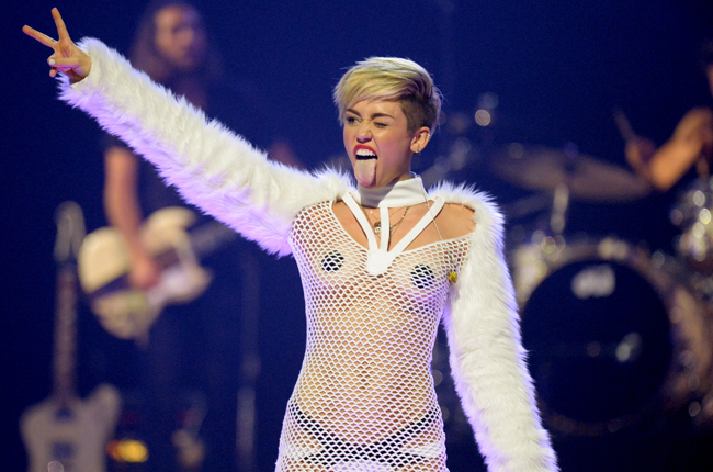 devon turnbull recommends naked videos of miley cyrus albert berends add naked videos of miley cyrus photo