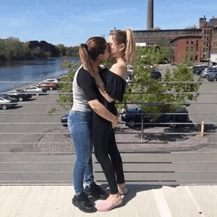 net video girls lesbian - wanking on a bus loud lesbian porn