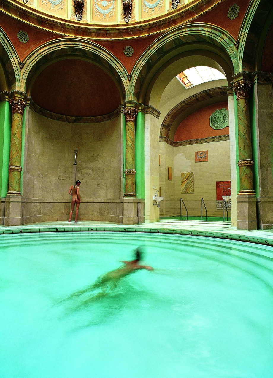 david devaun hodge recommends Nude Bathing In Public