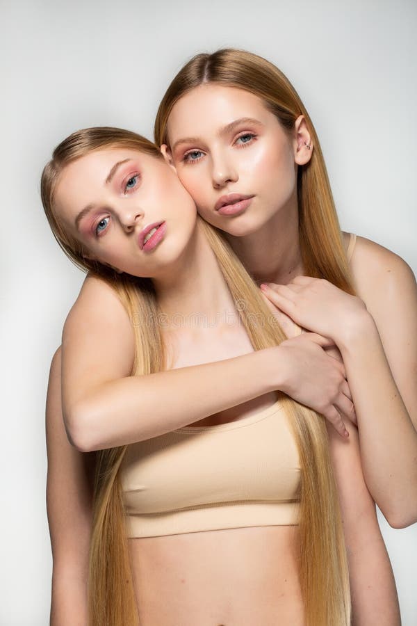 Nude Lesbian Women with subtitles darren walpole recommends Nude Lesbian Women
