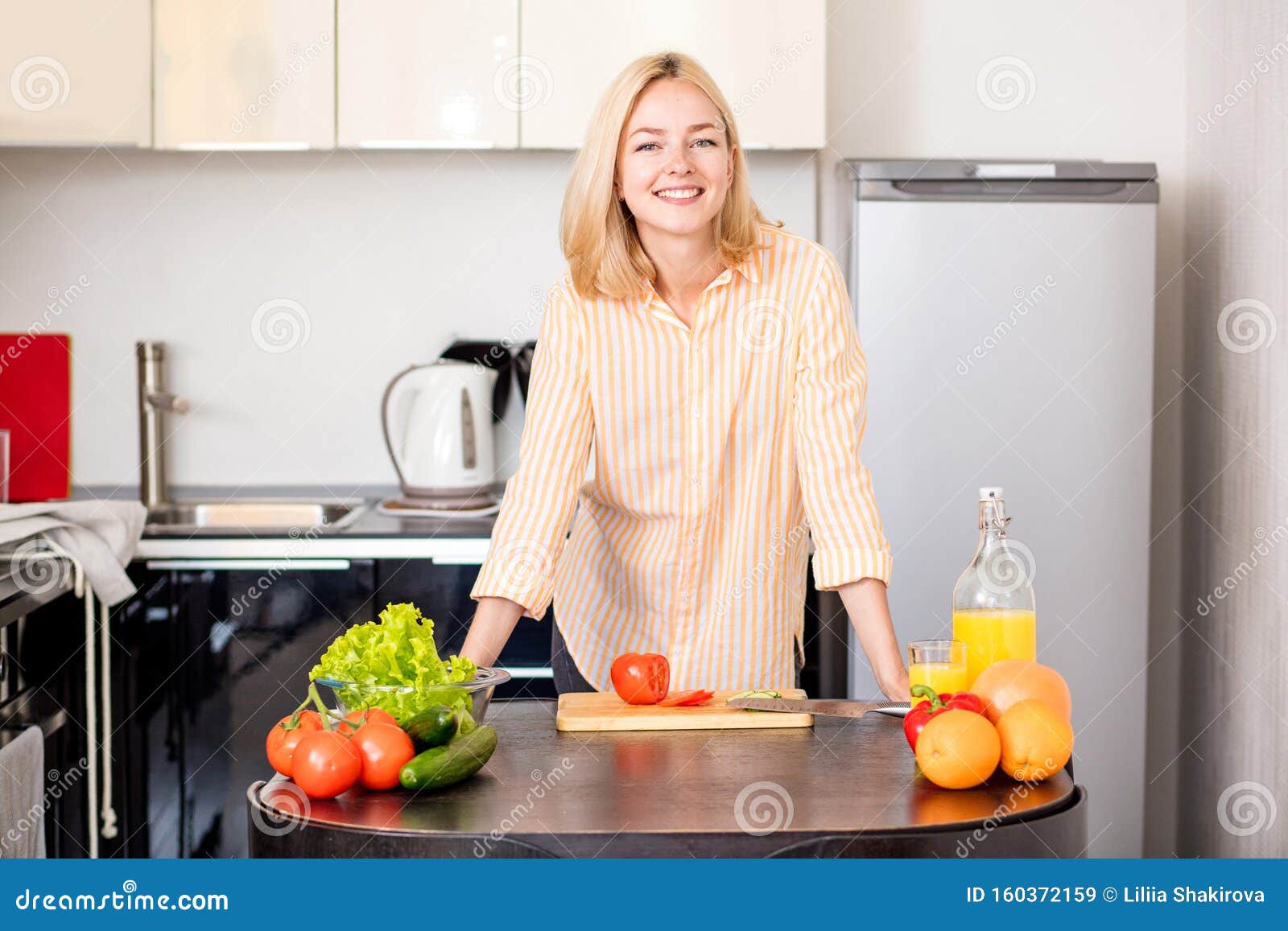 nude women in kitchen - sexy naked mature women pictures natasha nice sexy
