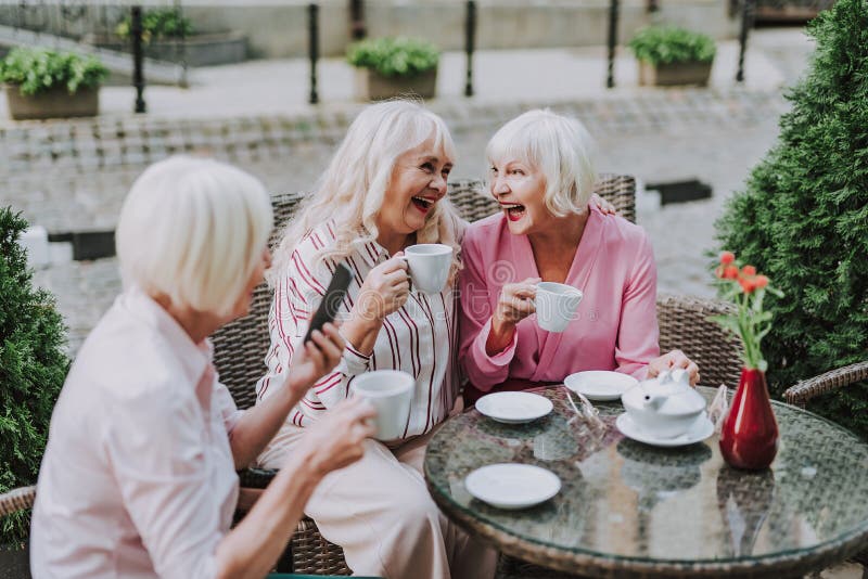deeptha priyadarshana perera recommends older woman fun com pic