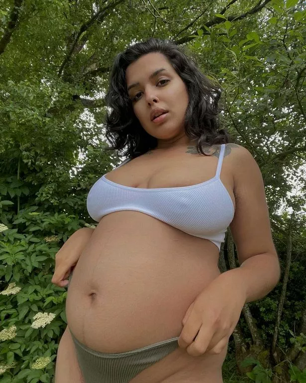 becky derham like pregnant cam girl photo carl roloff recommends pregnant cam girl pic