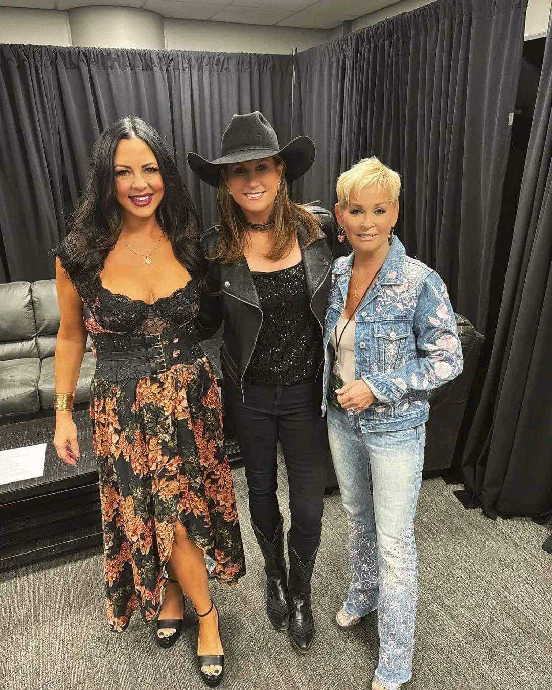 dennis claypool recommends sara evans nude pic