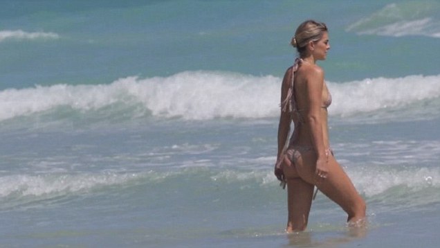 dewayne dominguez like bikini serinda swan photo bea jimenez recommends butt fingering lesbians pic