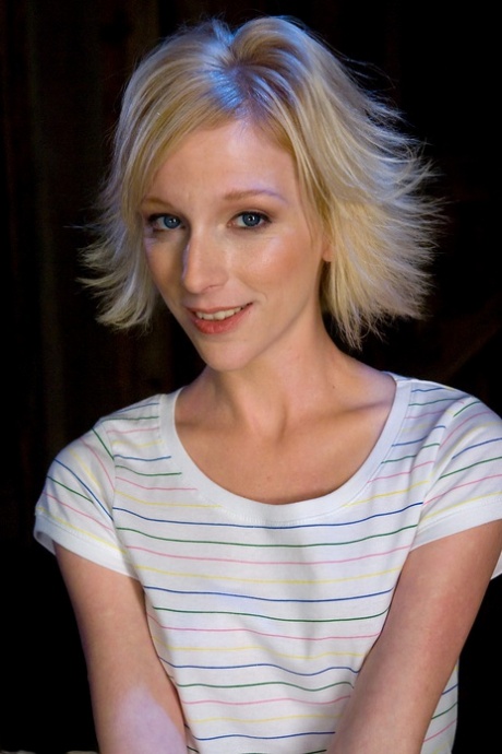 Best of audrey lords brenda delacruz share skinny milf blonde photos