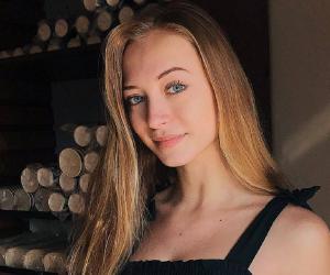 sophia diamond tits - big breasted lesbians kissing piper perri boobs