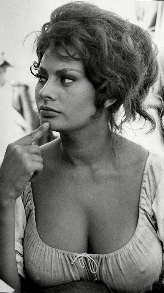 chris dalke recommends sophia loren breasts bere gonzalez add sophia loren breasts photo