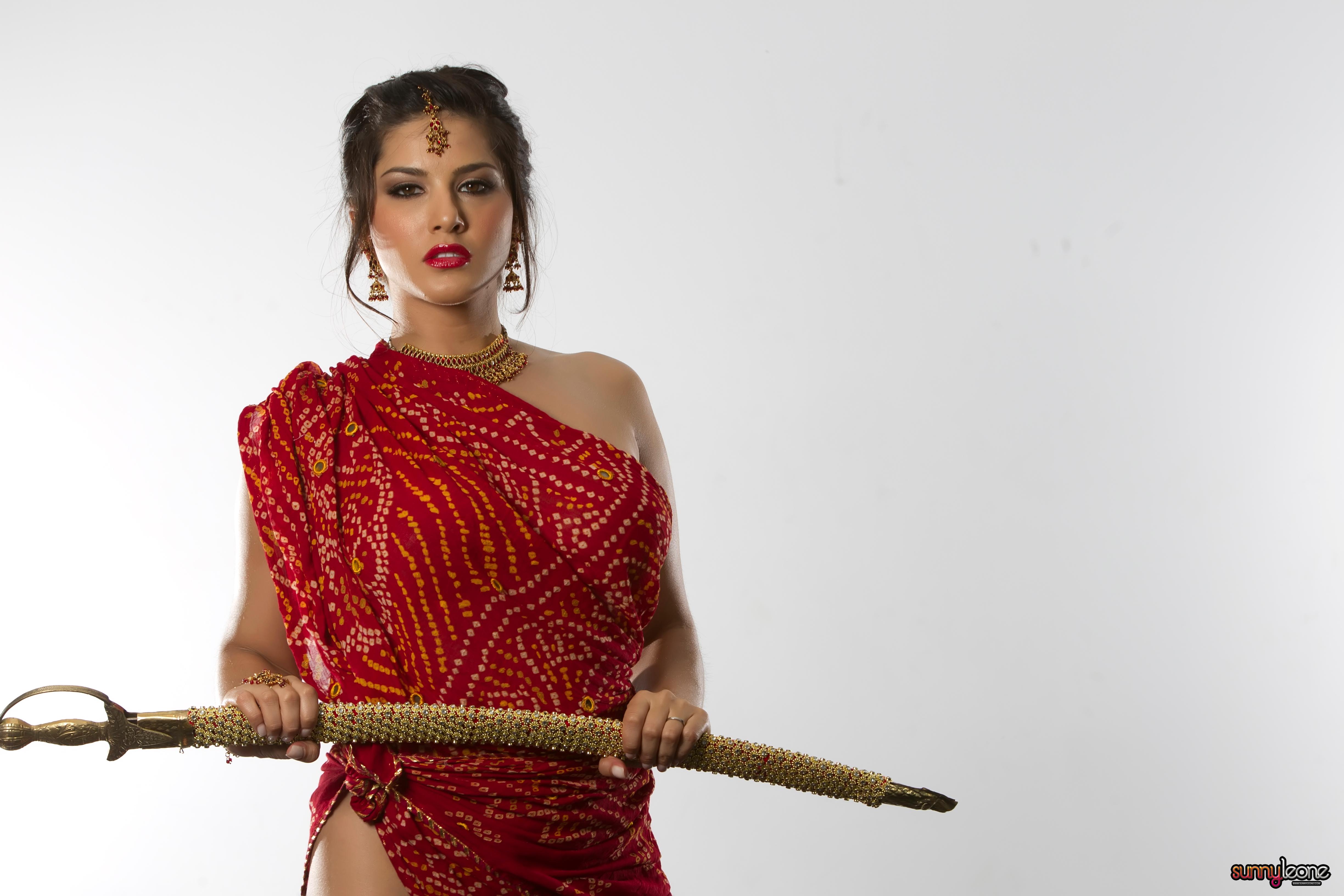 dean stelter recommends Sunny Leone Hd