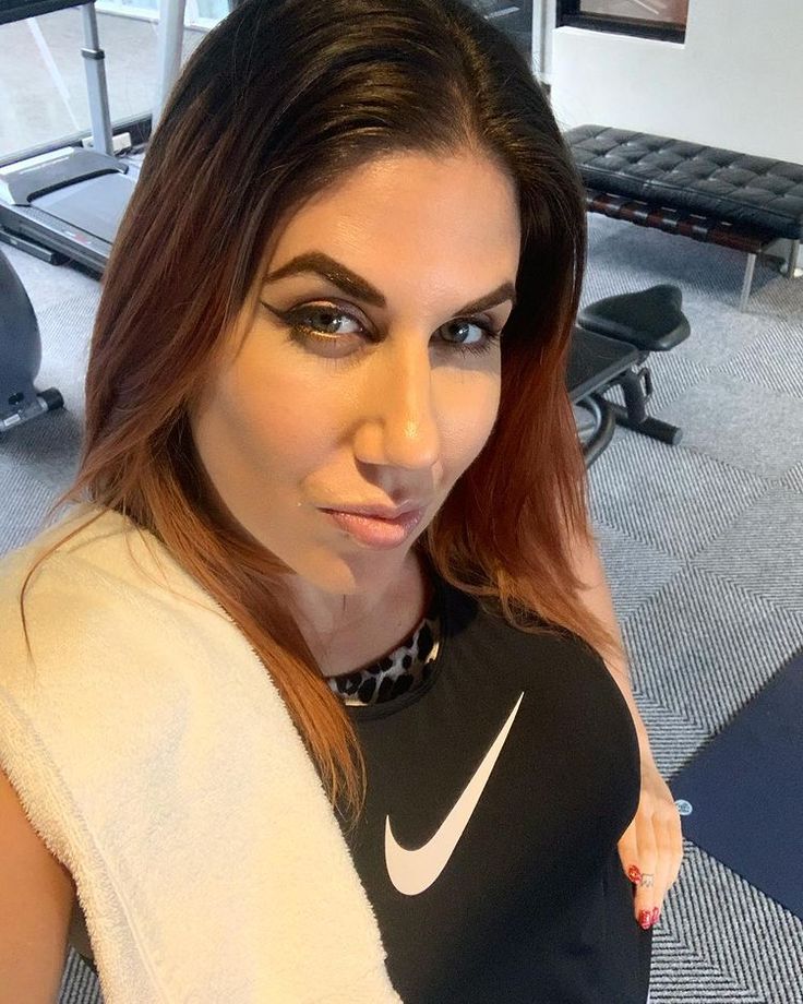 tall goddess gia - women mastubating in public vina sky eporner