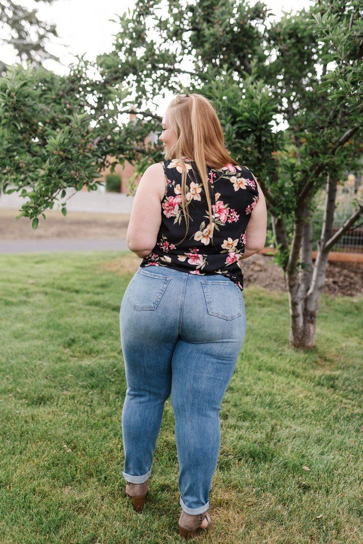 teens natural big tits - older women having orgasums julia ann hd