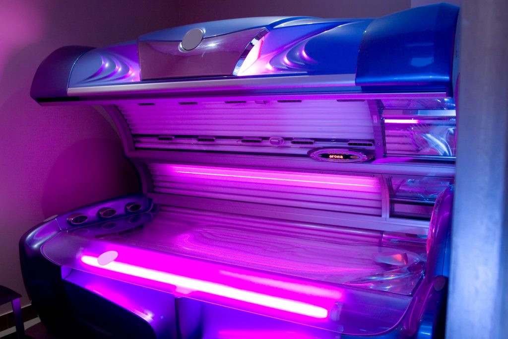 voyeur tanning bed - pegging thresome masturbating in public male